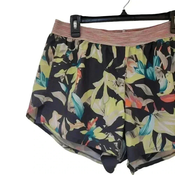 Avia Women's Charcoal White Tropical Print Poly/Spandex 2Fer Athletic Shorts - Picture 3 of 9